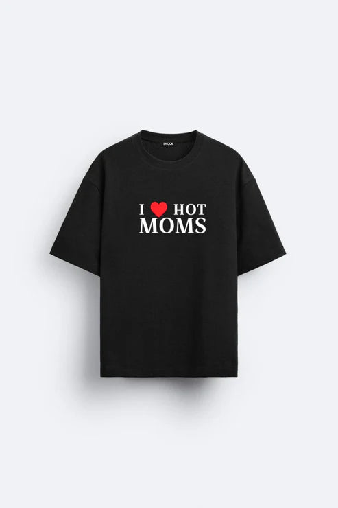 I ♥️ HOT MOMS Oversize T-Shirt